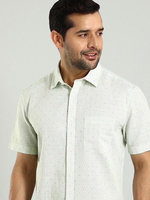 Indian Terrain Men's Regular Fit Half Sleeve All Over Print Green Shirt
